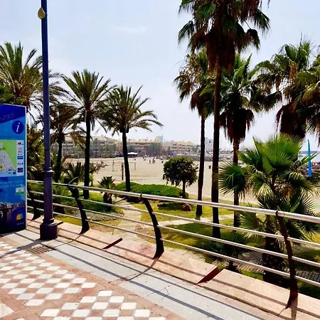 Flamingo Puerto Marina - 150m Playa ベナルマデナ
